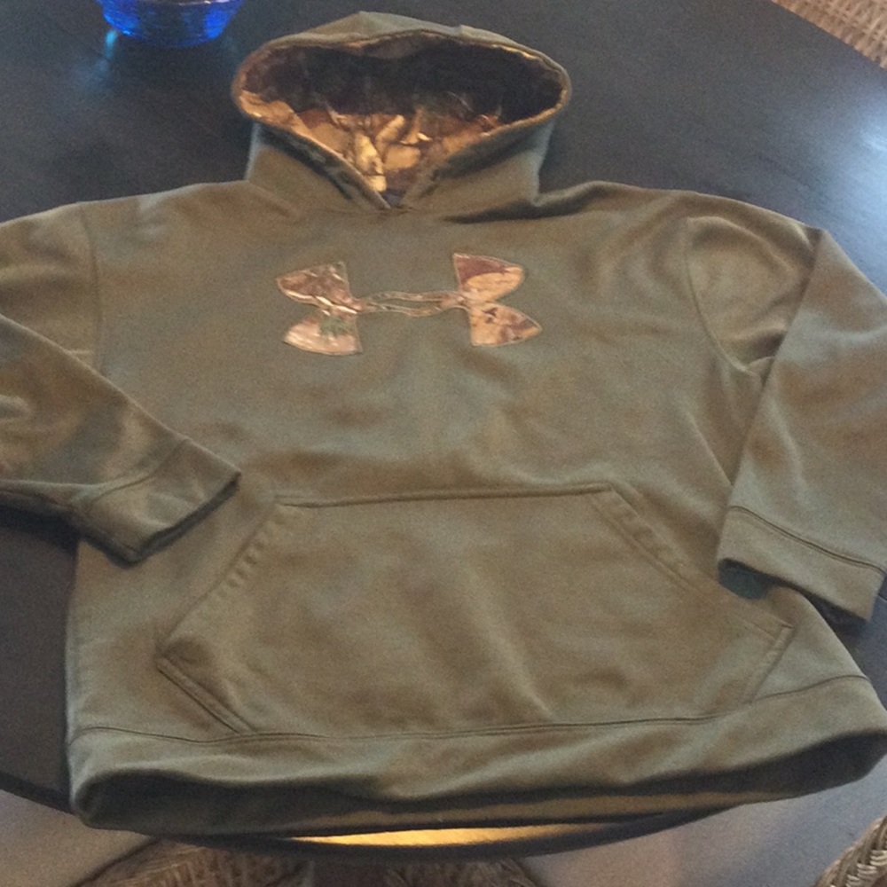 Under Armour, olive/cammo, Medium Hoodie